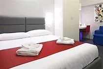 نير هوم سمارت سويتس 2* روما